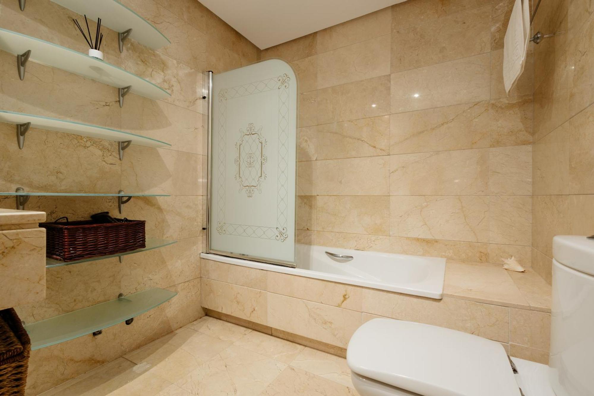 Ground Floor Holiday Apartment With Terrace And Pool In Puerto Banus, Marbella Exterior foto