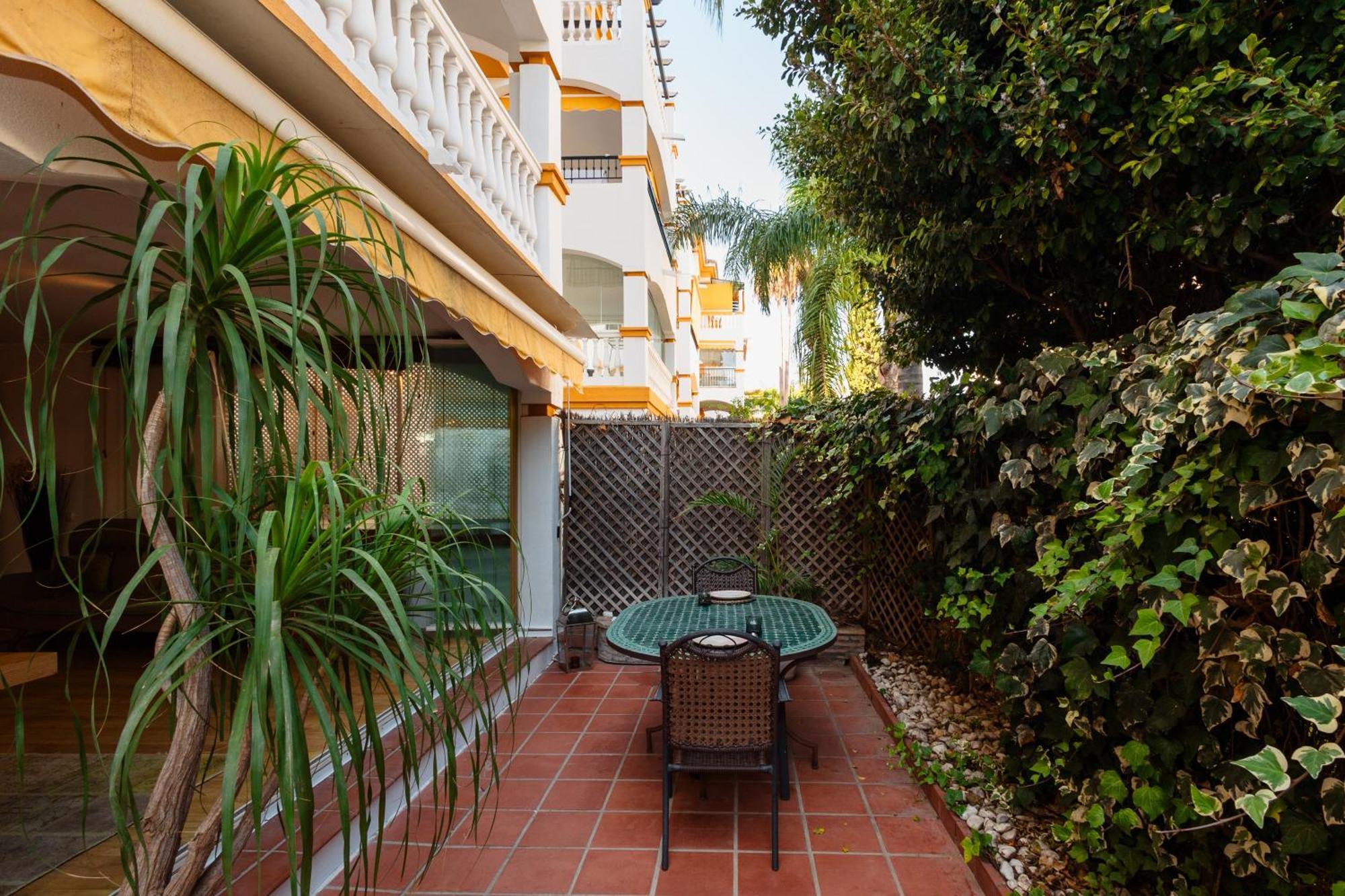 Ground Floor Holiday Apartment With Terrace And Pool In Puerto Banus, Marbella Exterior foto